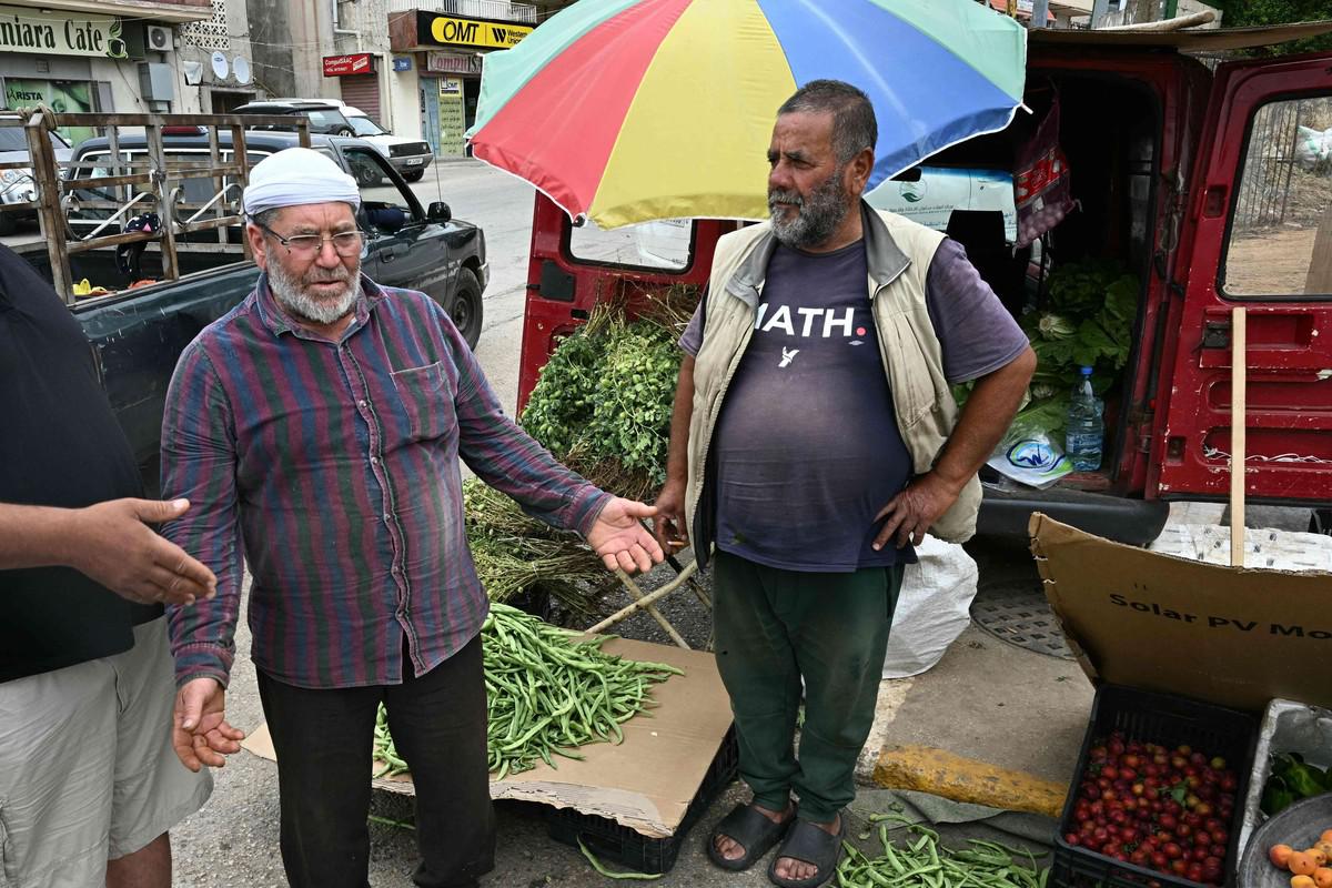 اللبنانيون يطالبون بتقليص العدد وتنظيم الوجود السوري 