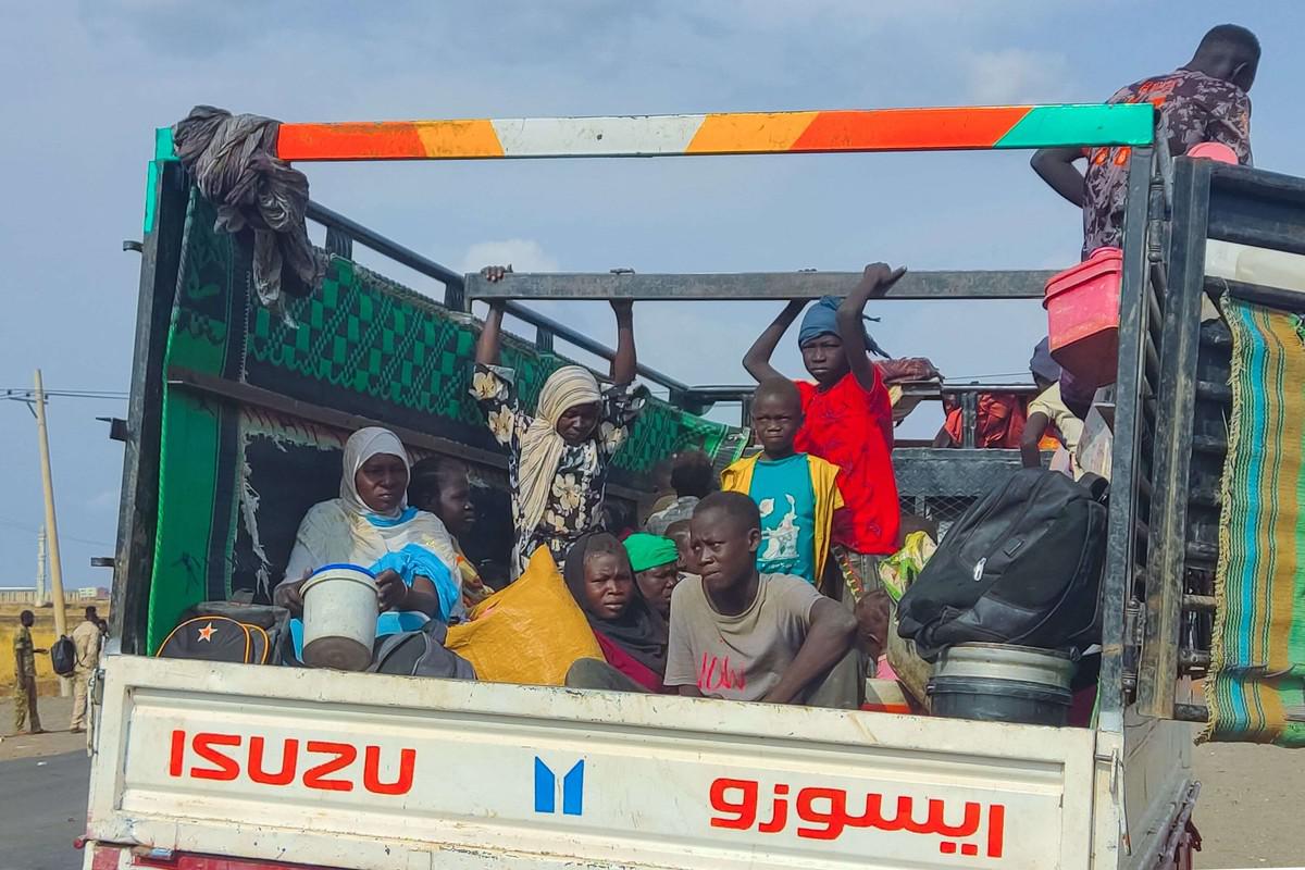 هروب جماعي من الفاشر مع احتدام القتال بين الدعم السريع والجيش 