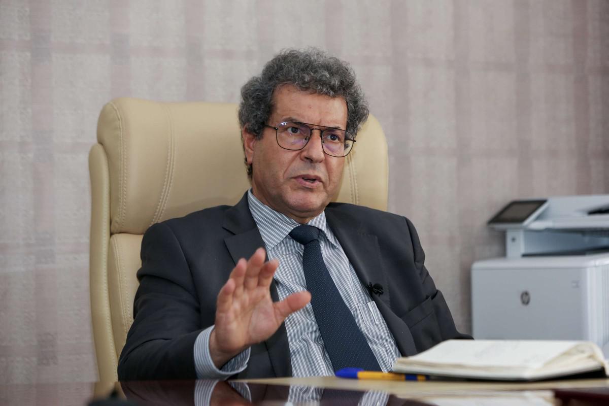 وزير النفط والغاز محمد عون لا يزال ينتظر تفعيل قرار عودته إلى منصبه 