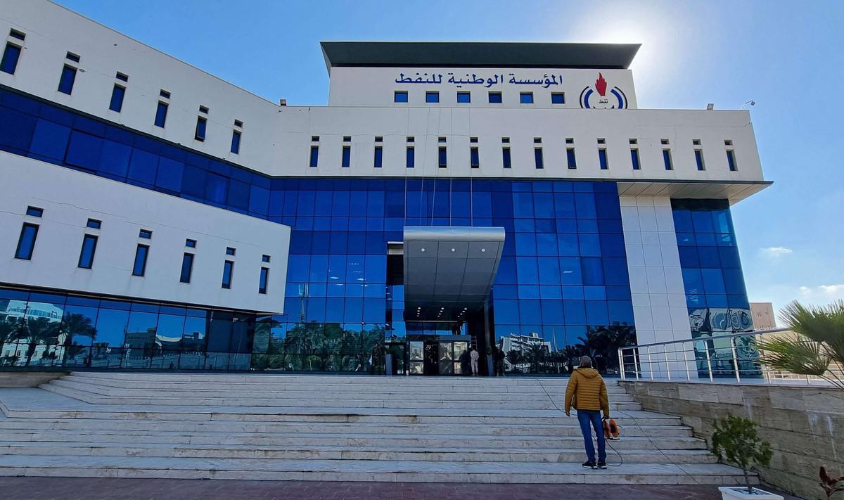 المؤسسة الوطنية للنفط تحتج على تجاهلها من قبل حكومة حماد