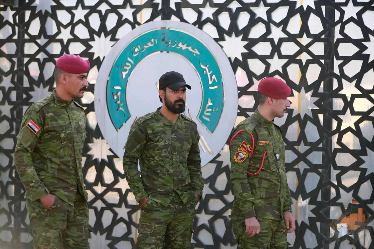 مقاتلون في الحشد الشعبي