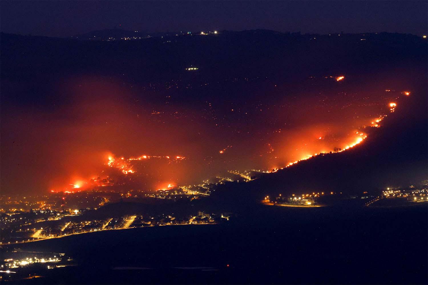 The fire spread quickly due to hot and dry weather