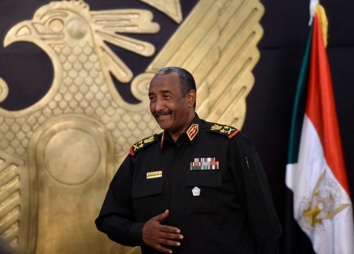 قائد الجيش السوداني يرفض الانخراط في أي مبادرات تهدف إلى وقف الحرب 