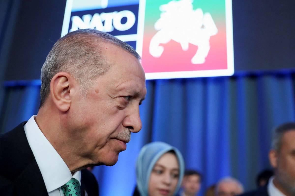 اردوغان يعتقد ان الـناتو ورقة لتحقيق رغباته