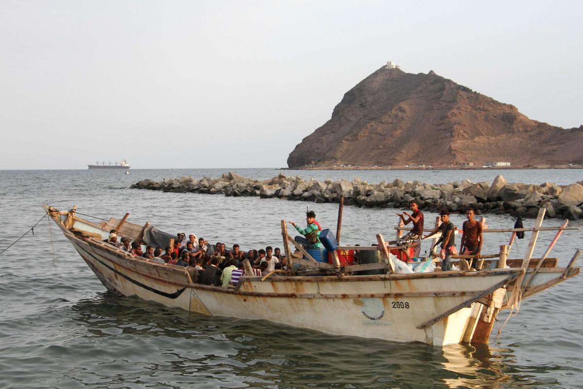 انقاذ 4 مهاجرين أفارقة قبالة اليمن