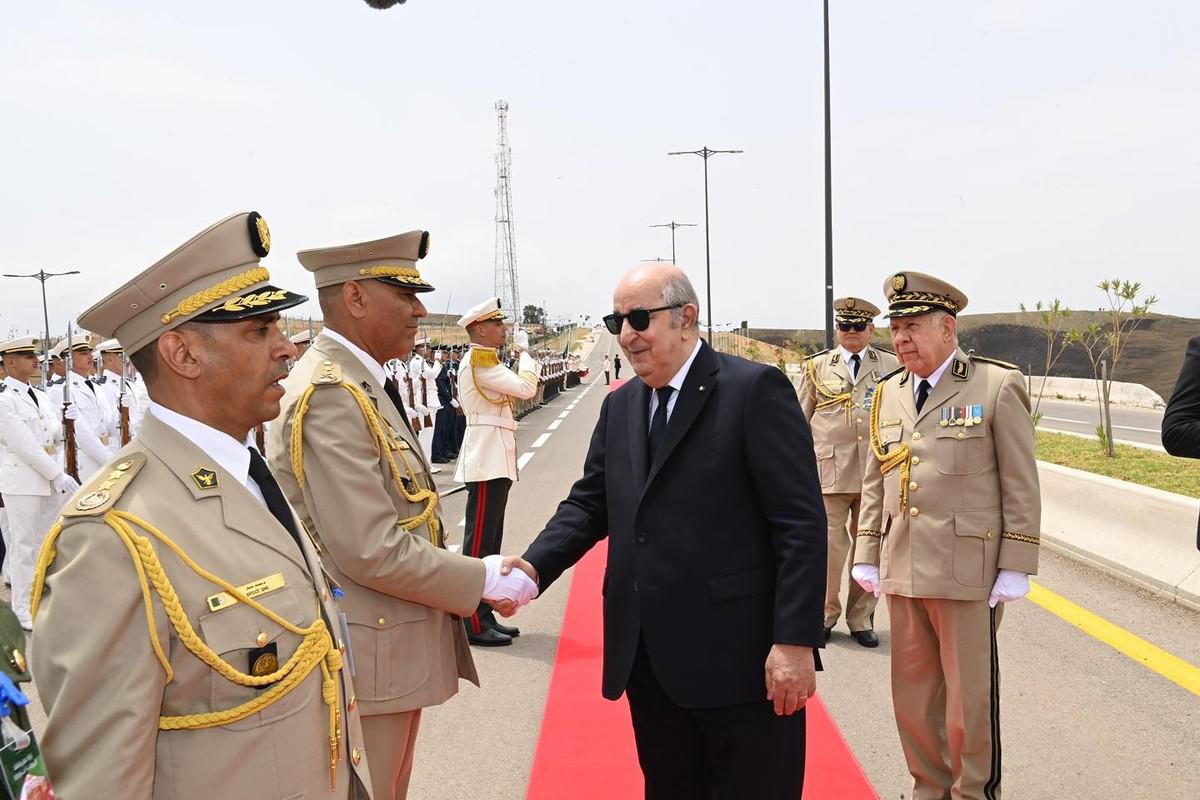 تبون يطلق يد الجيش في إدارة الشأن العام قبل أشهر قليلة من الانتخابات الرئاسية