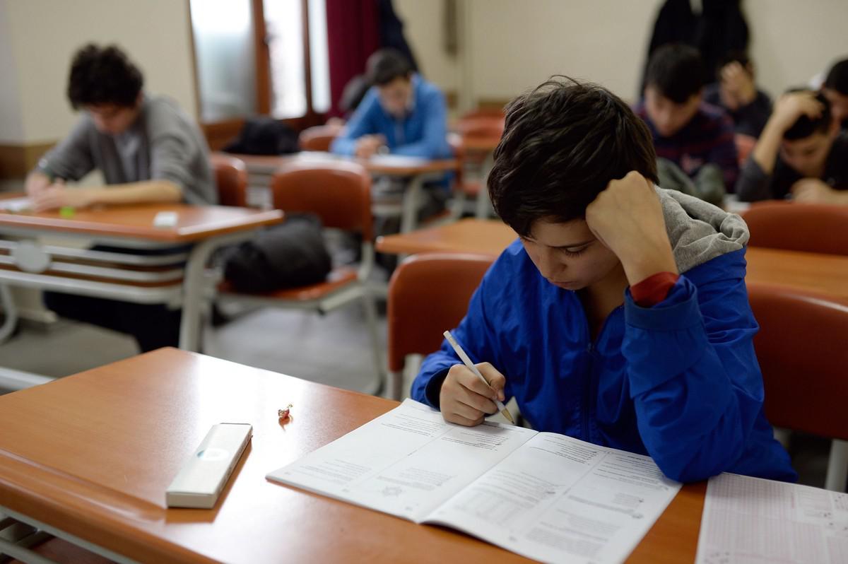 الحكومة التركية تتجه إلى فرض حظر على التسجيل في المدارس الفرنسية 