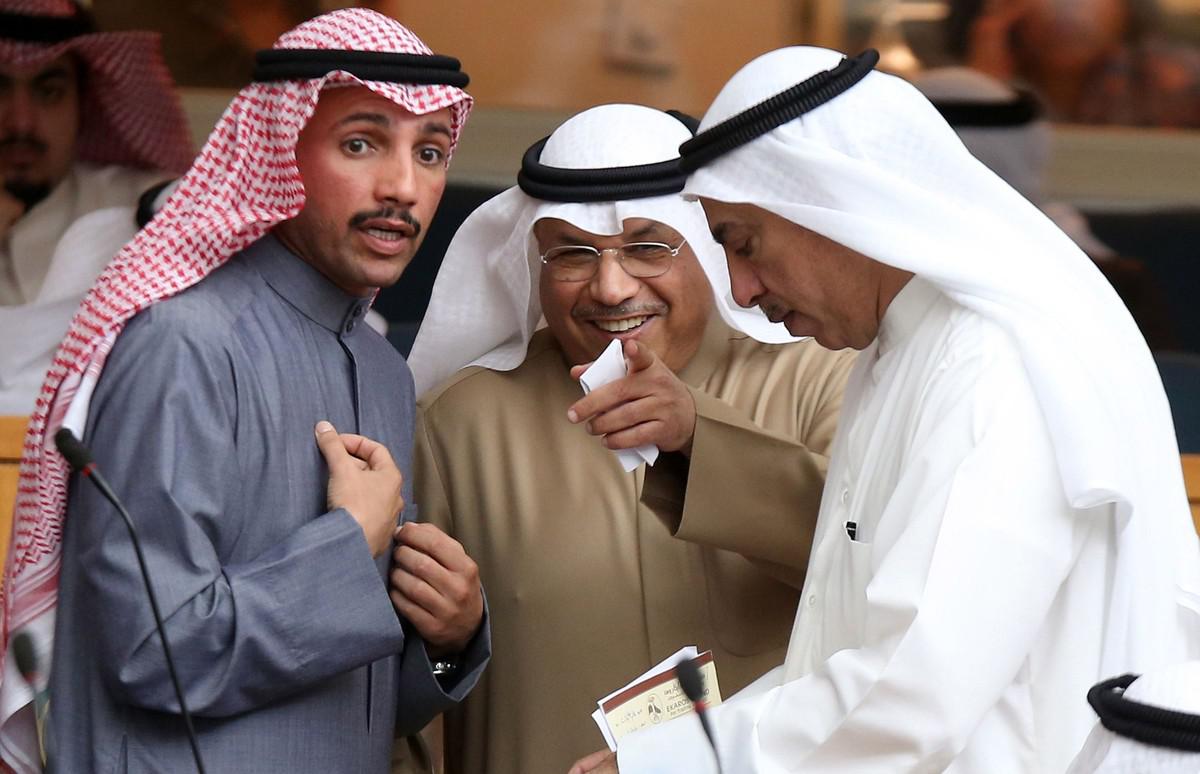 وزير الدفاع الكويتي الأسبق يواجه اتهامات بنهب المال العام 