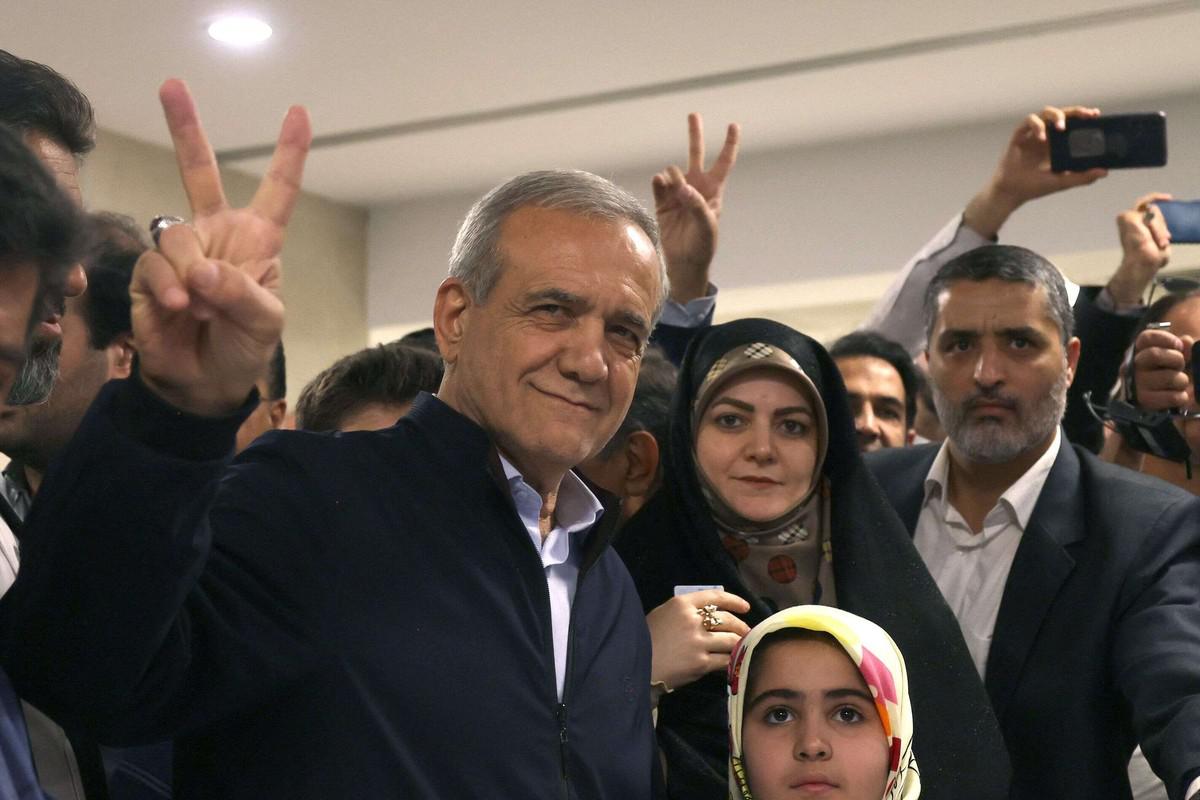 الرئيس الإيراني الجديد لا يستطيع إحداث تحول كبير  