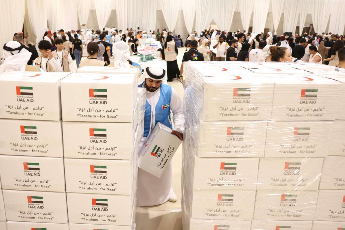 حرص إماراتي على التخفيف من حدة الكارثة الإنسانية في غزة 