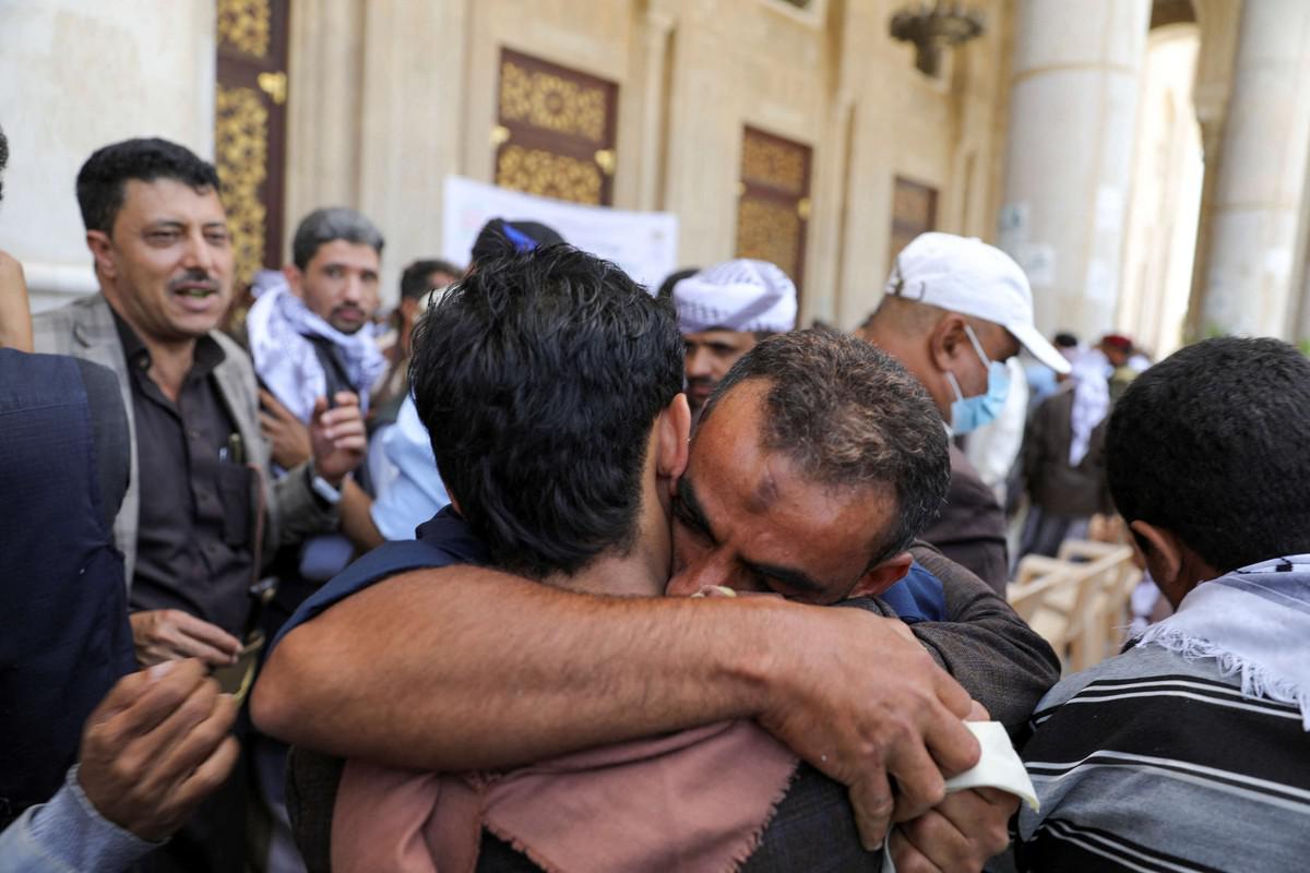 عديد العائلات اليمنية تتطلع إلى وضع حدّ لمأساة ذويها المختطفين 