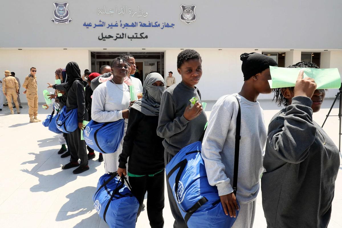 رحلات مغادرة طوعية يتم تنظيمها بالتنسيق مع المنظمة الدولية للهجرة