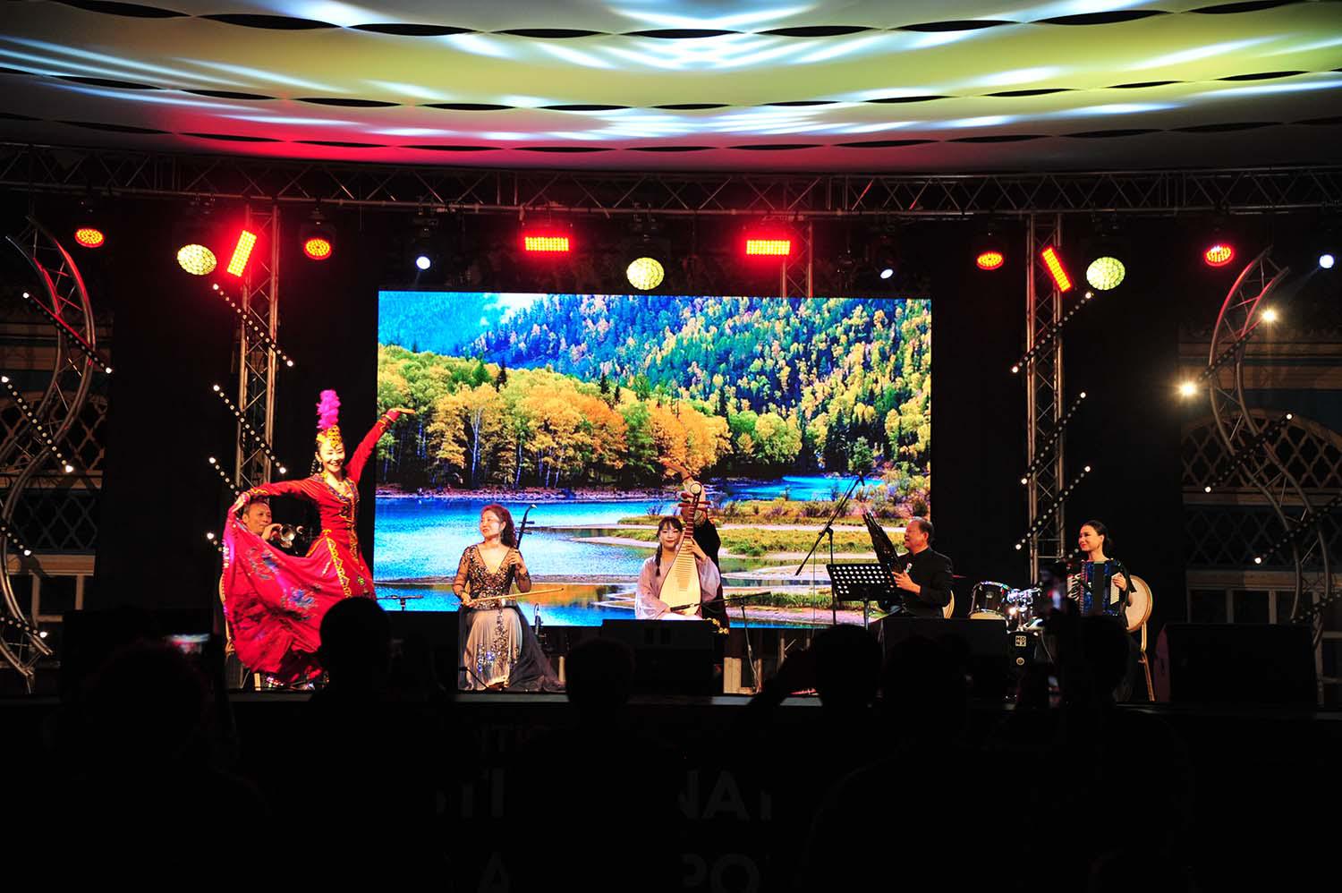 Silk Road performing at the Bahia Palace