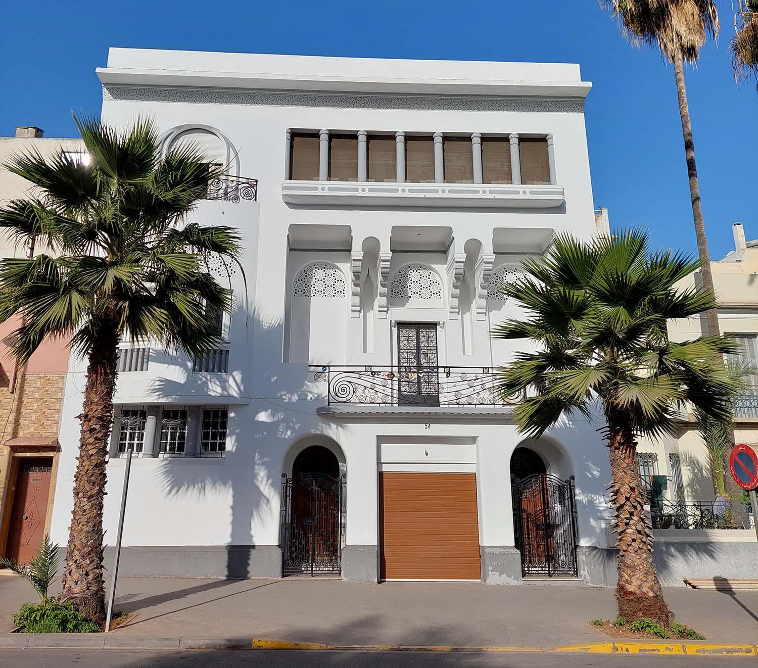 While palms are aesthetically pleasing, they do not provide the same environmental benefits, walkable streets, or lower ambient temperatures as hardwood shade trees