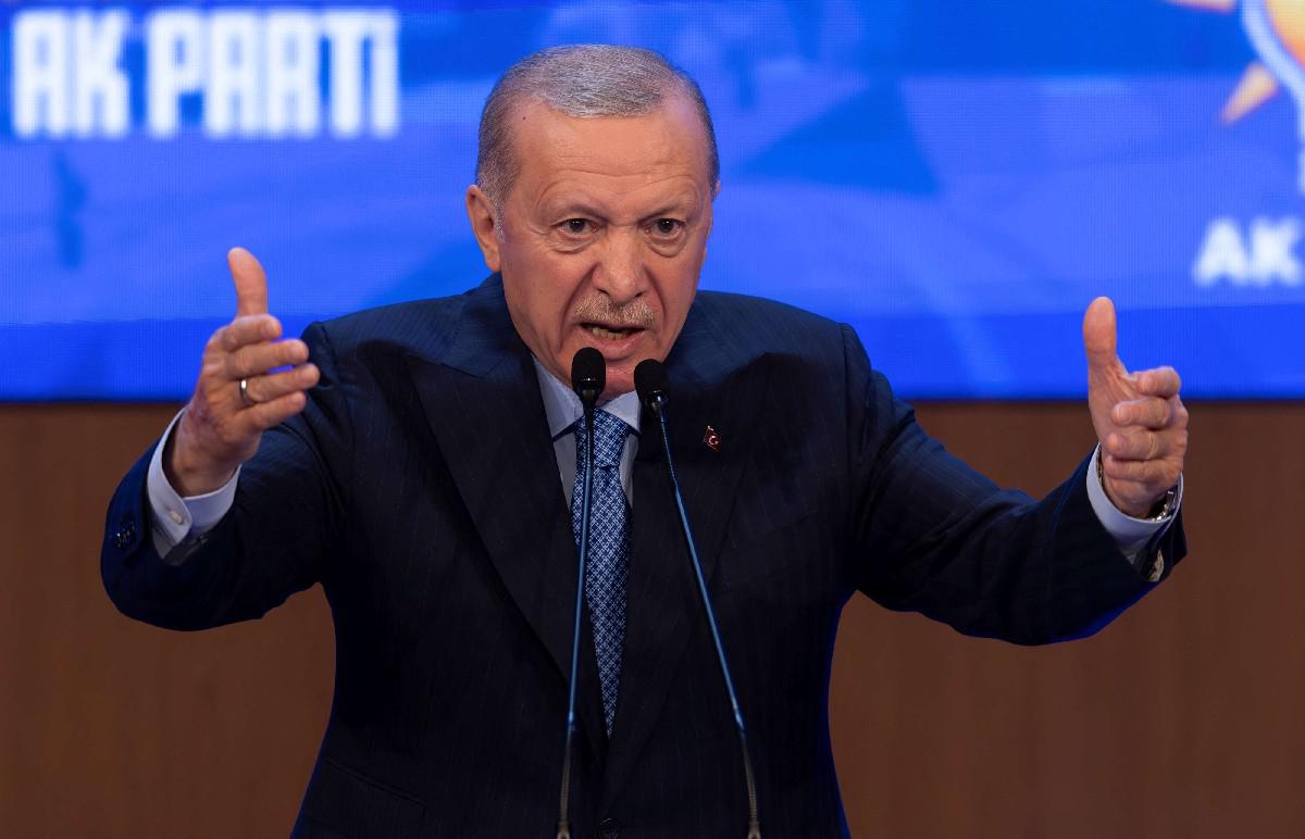 أردوغان يتطلع إلى تطوير علاقات بلاده مع الشرق والغرب في وقت واحد
