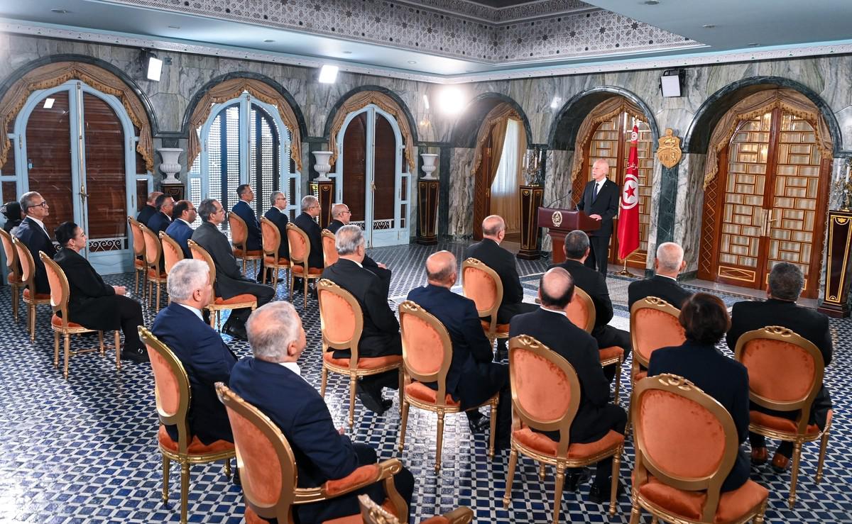 سعيد يستقبل أعضاء الحكومة الجديدة لحظات قبل أداء اليمين الدستورية
