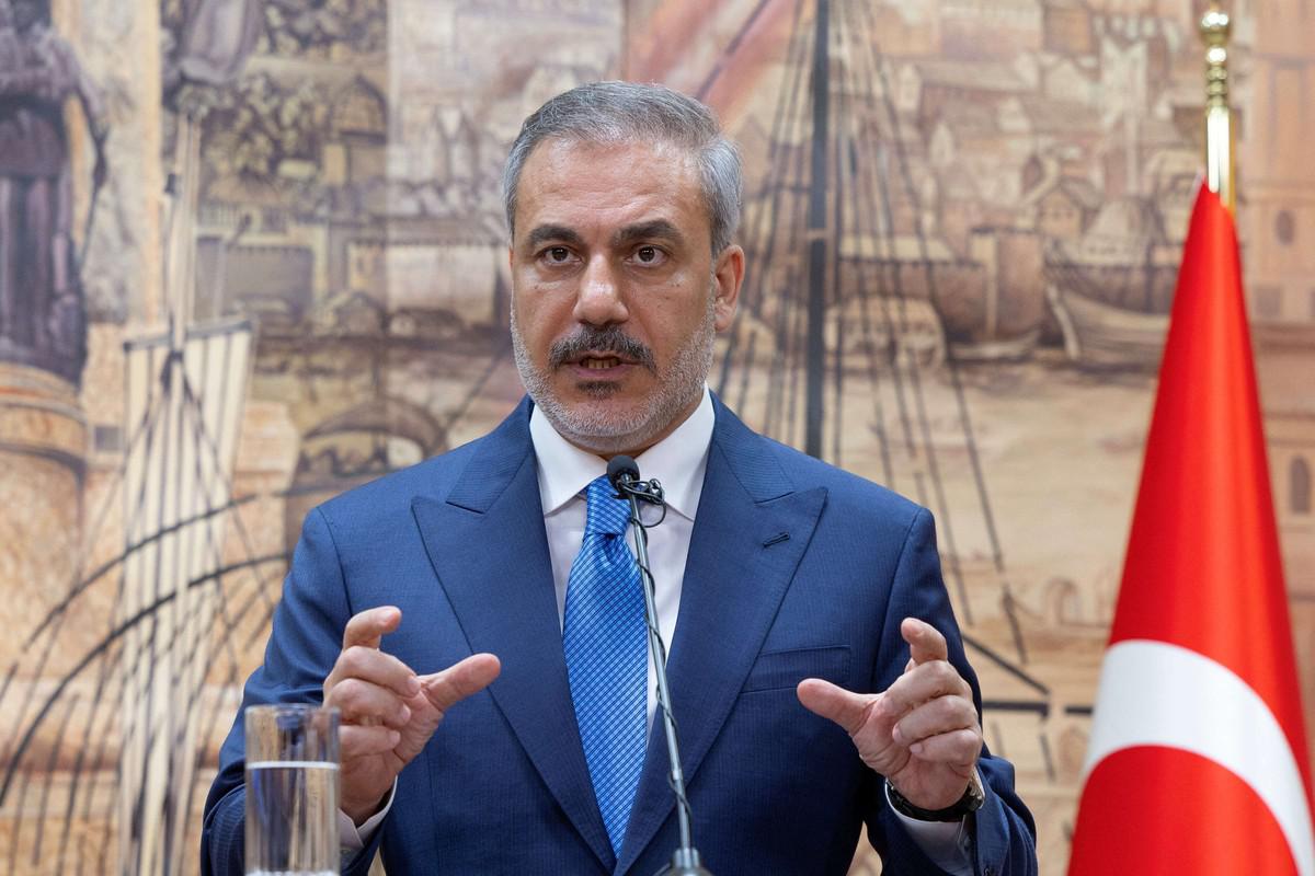 وزير الخارجية التركية في مهمة صعبة التحقيق 