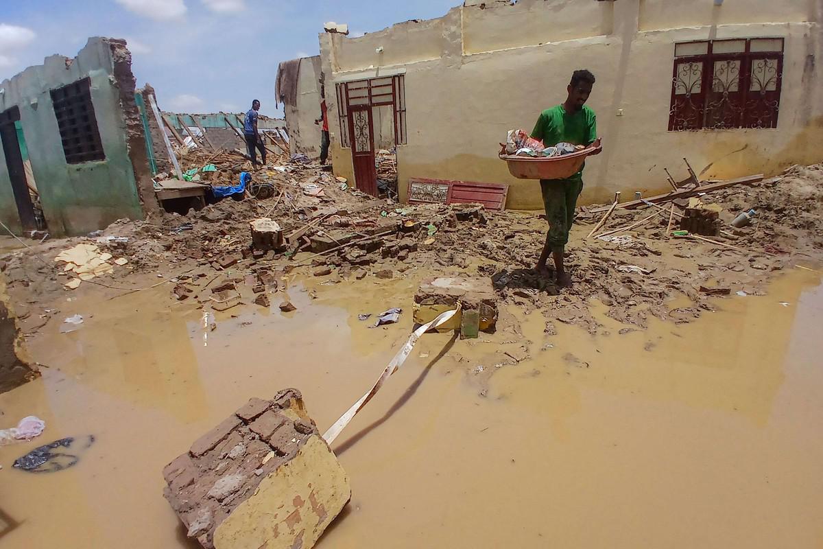السيول شردت الاف العائلات في السودان