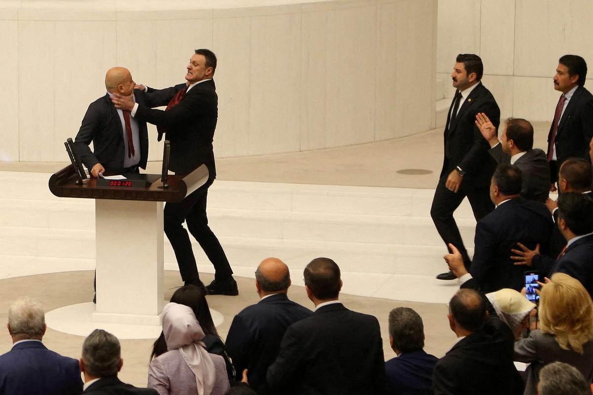 مستوى الحوار بين النواب أثار انتقادات واسعة