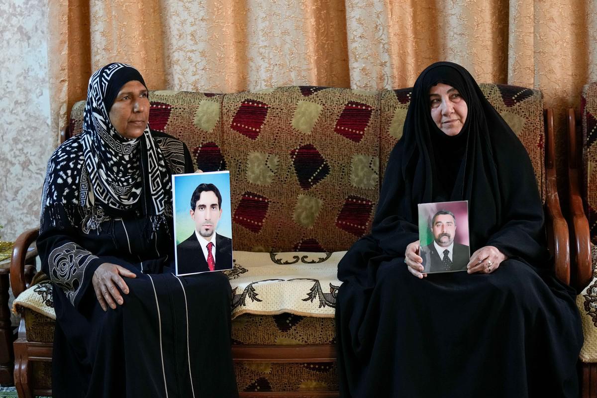 أهالي الضحايا يعيشون على أمل معرفة مصير أبنائهم