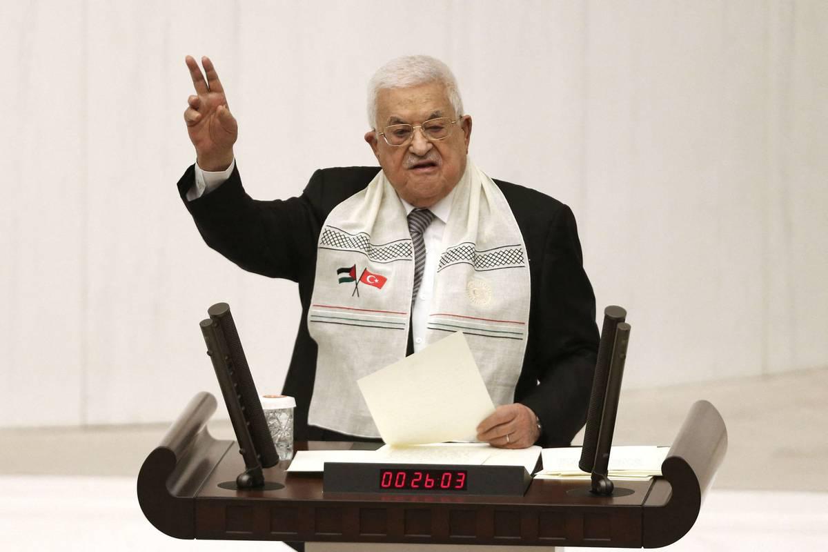 الرئيس الفلسطيني محمود عباس يلقي كلمة في البرلمان التركي