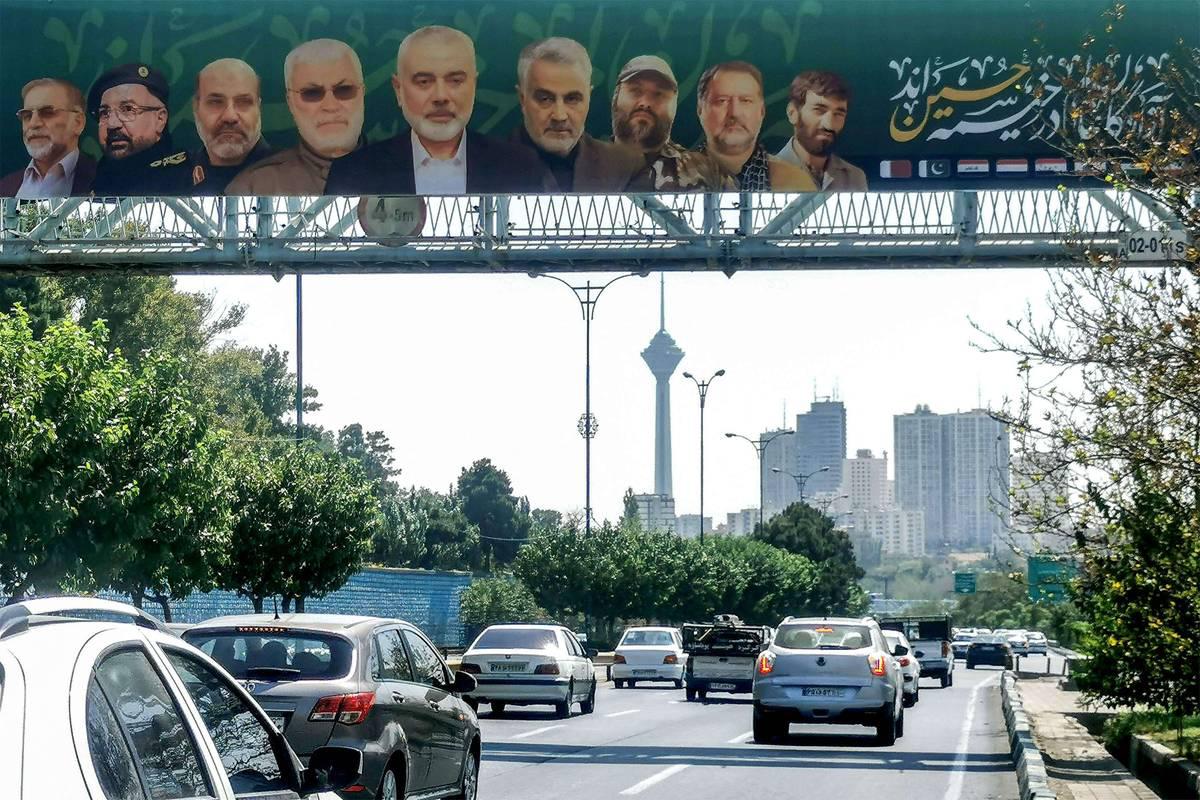 صور على طريق سريع في طهران لقادة فلسطينيين وعراقيين ولبنانيين وإيرانيين اغتالتهم إسرائيل والولايات المتحدة