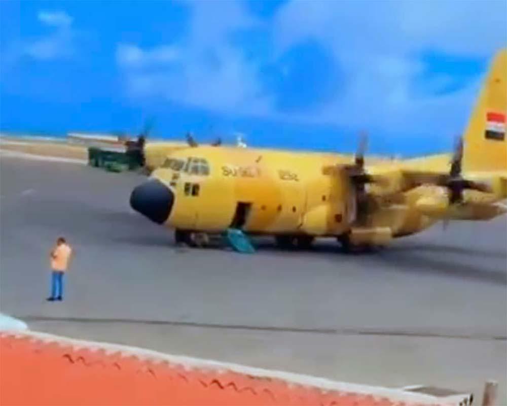 Two Egyptian military planes arrived at Mogadishu airport on Tuesday morning with weapons and ammunition