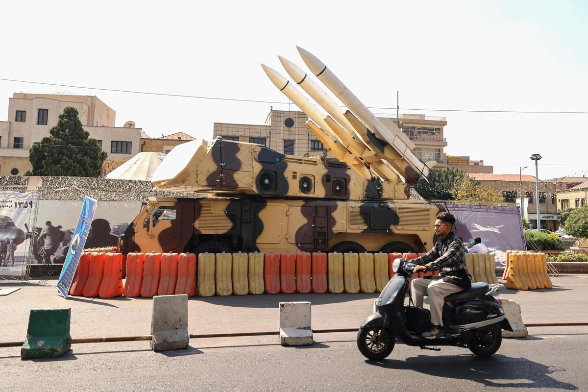  قيود على أفراد منخرطين في برنامج الصواريخ البالستية