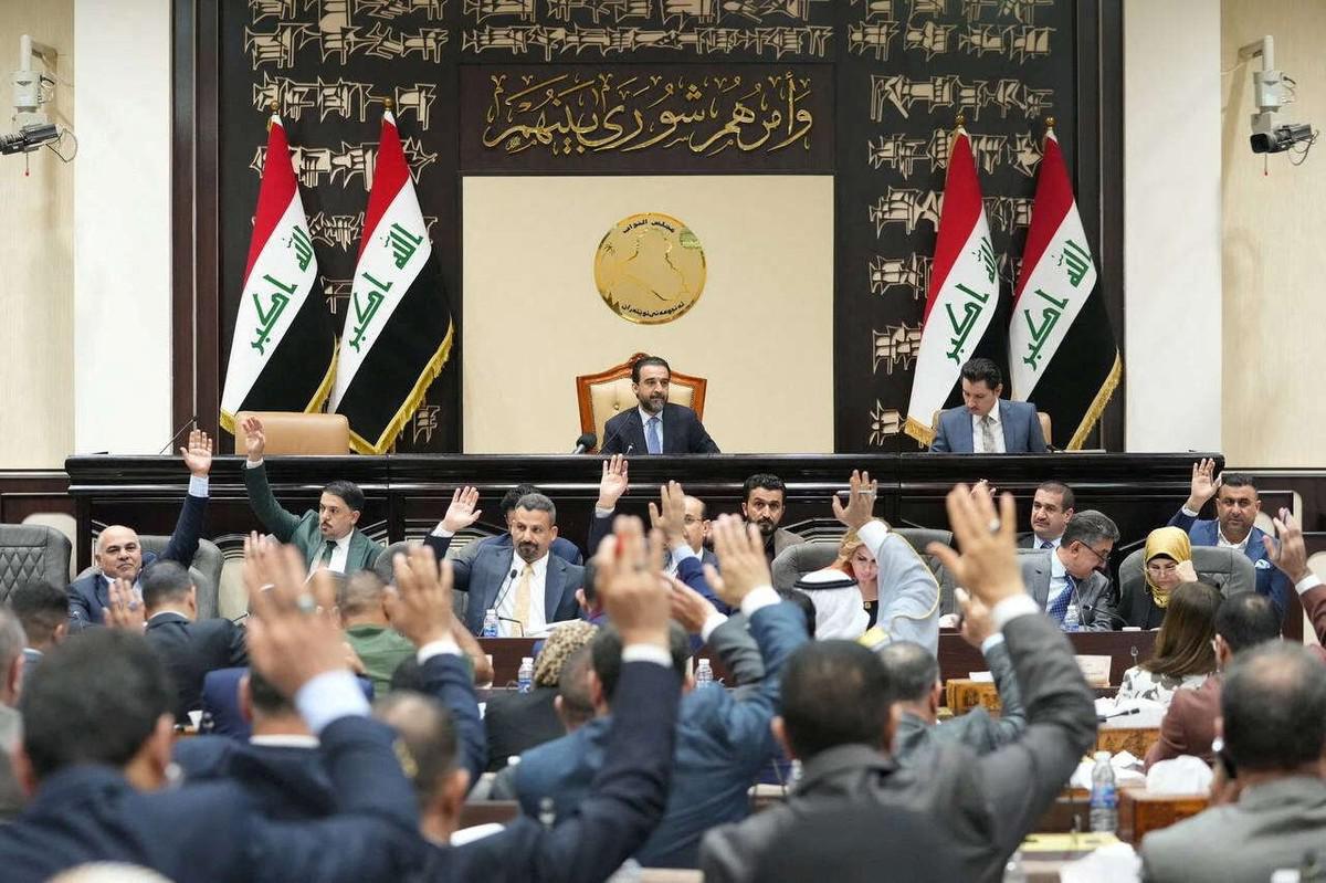 البرلمان يؤكد التزامه بالقوانين والقرارات الرسمية