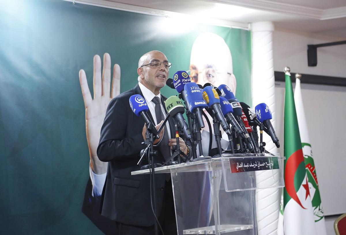 حساني يؤكد أن البلاد لا تحتمل مزيدا من التلاعب 