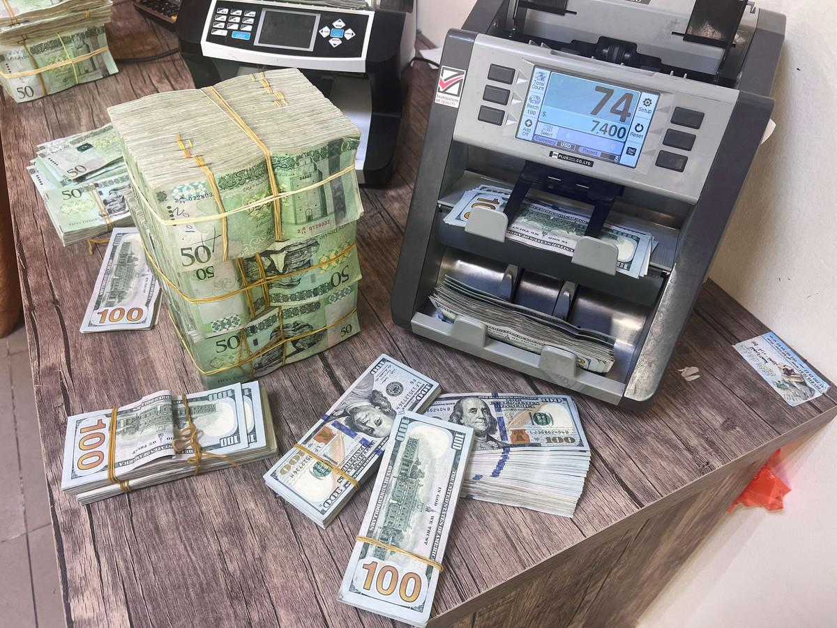 العملة الليبية من تراجع إلى آخر 