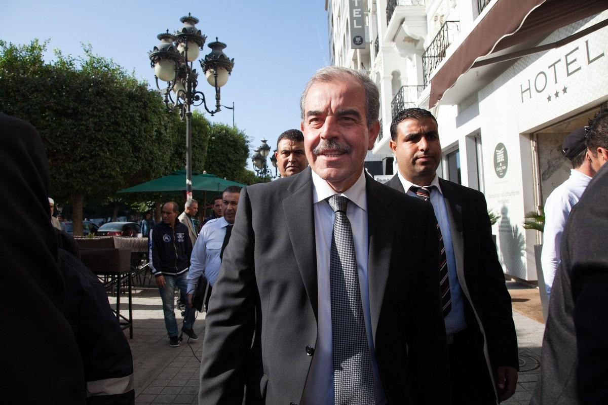 الوزير الأسبق يتطلع إلى العودة إلى المشهد السياسي 