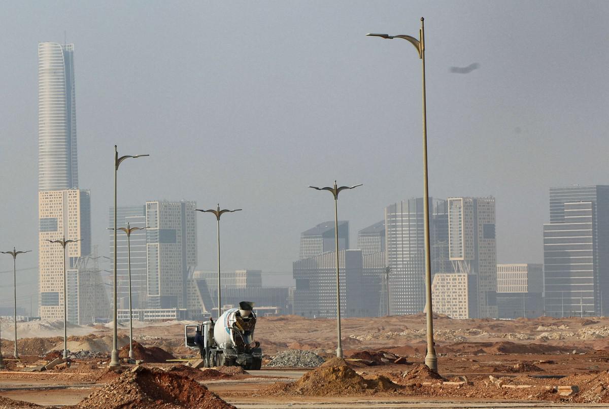 مصر تمضي في خطط التطوير