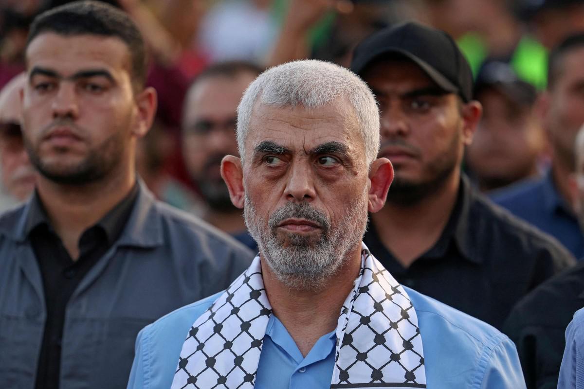  السنوار المختفي في أنفاق غزة يرسل رسائل من تحت الأرض