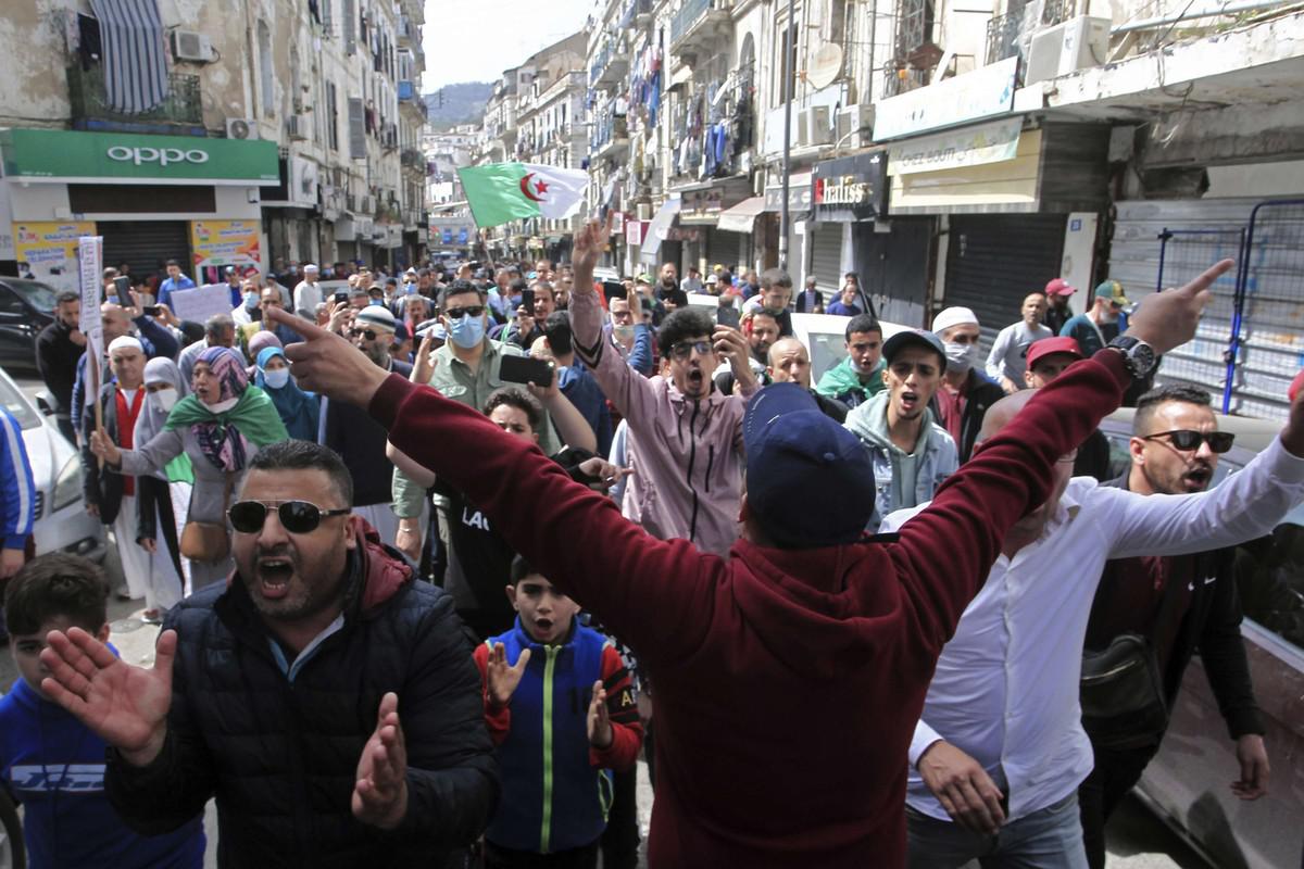 أغاني بن طويس حاضرة في الحراك