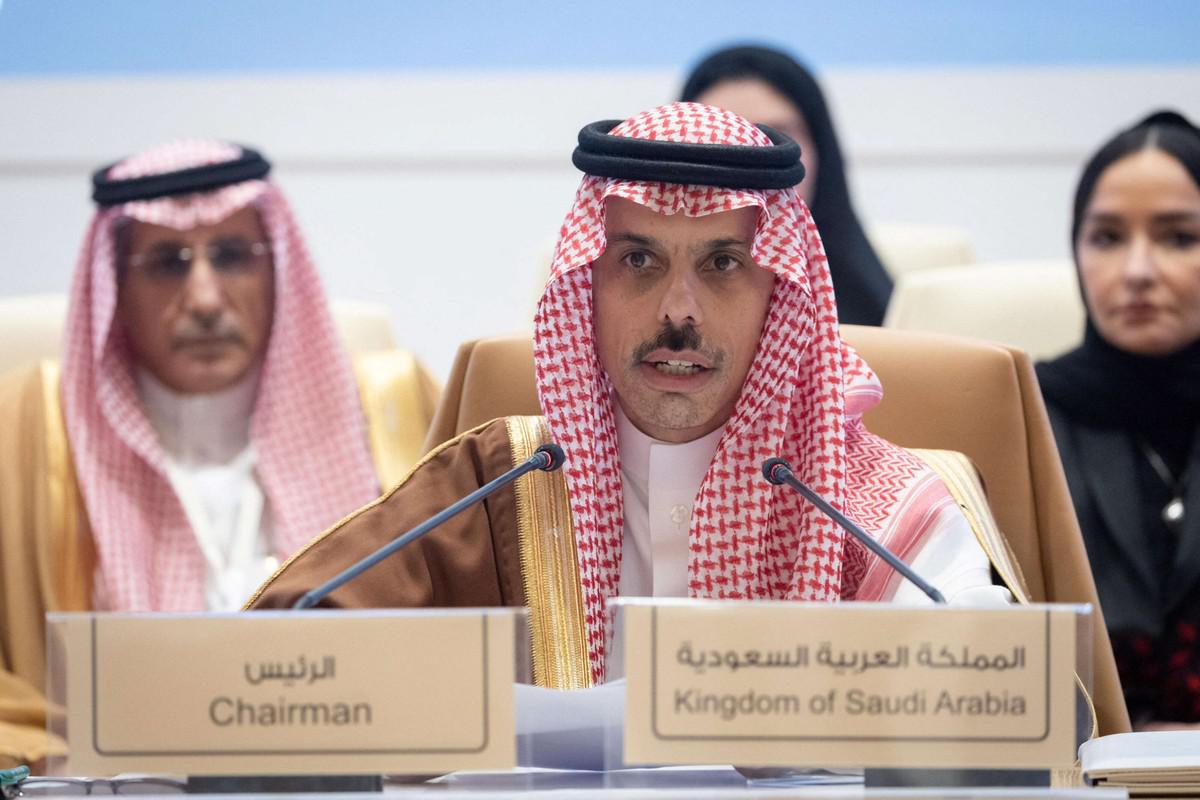 الرياض تلقي بثقلها الإقليمي لوقف الحرب على غزة 
