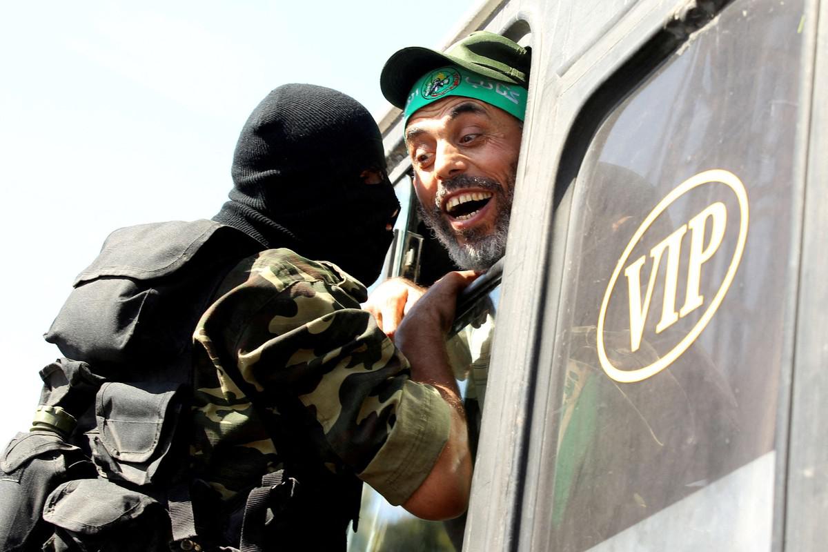 السنوار يعتبر أن الكفاح المسلح هو السبيل الوحيد لتحرير الأراضي الفلسطينية 