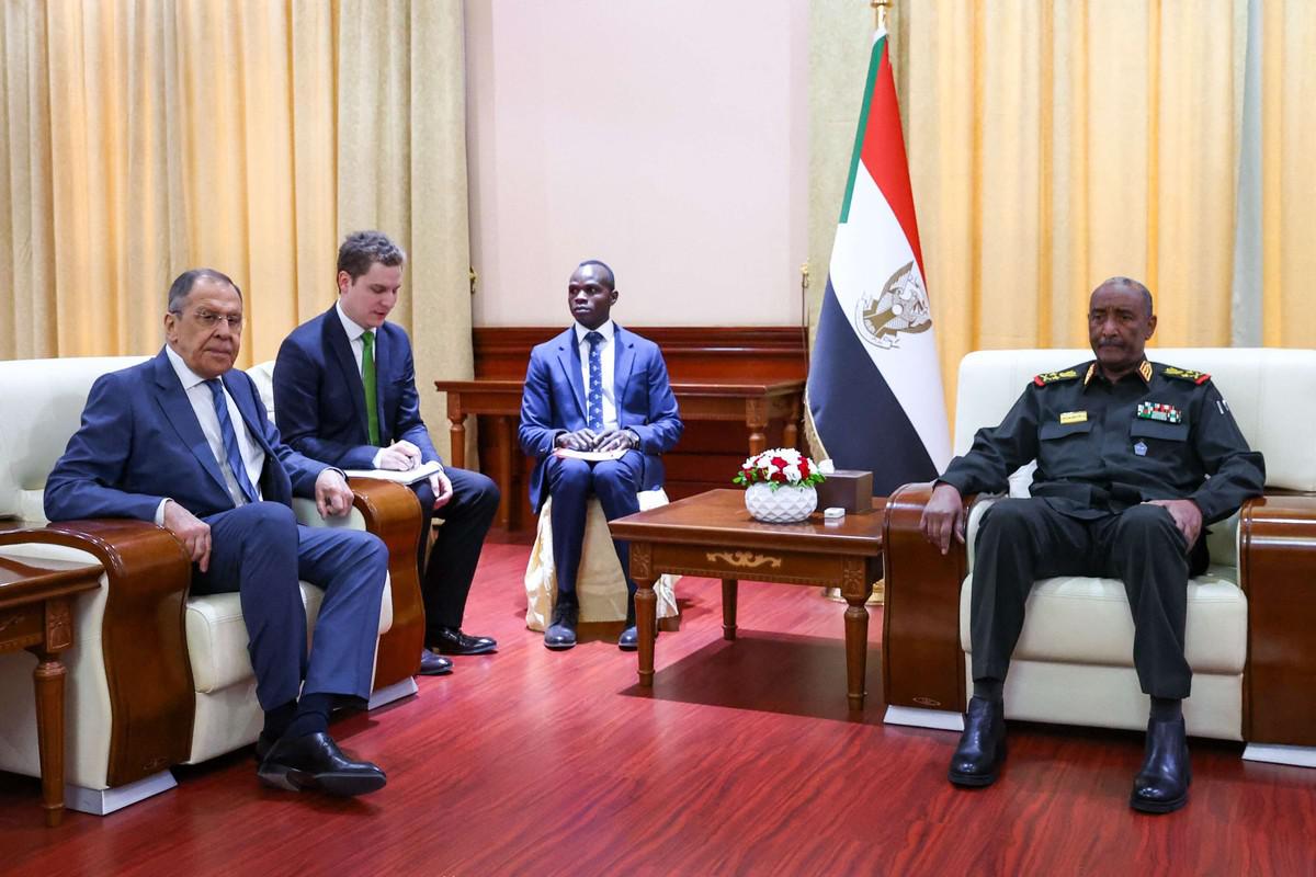 البرهان سعى للحصول على دعم روسي لمواجهة تقدم قوات الدعم السريع 