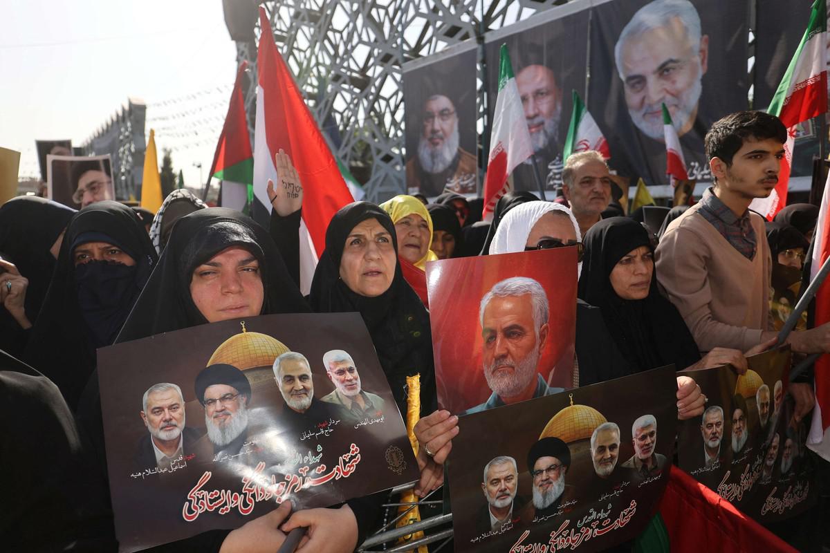 الشارع الايراني يندد بالاغتيالات في صفوف المقاومة 