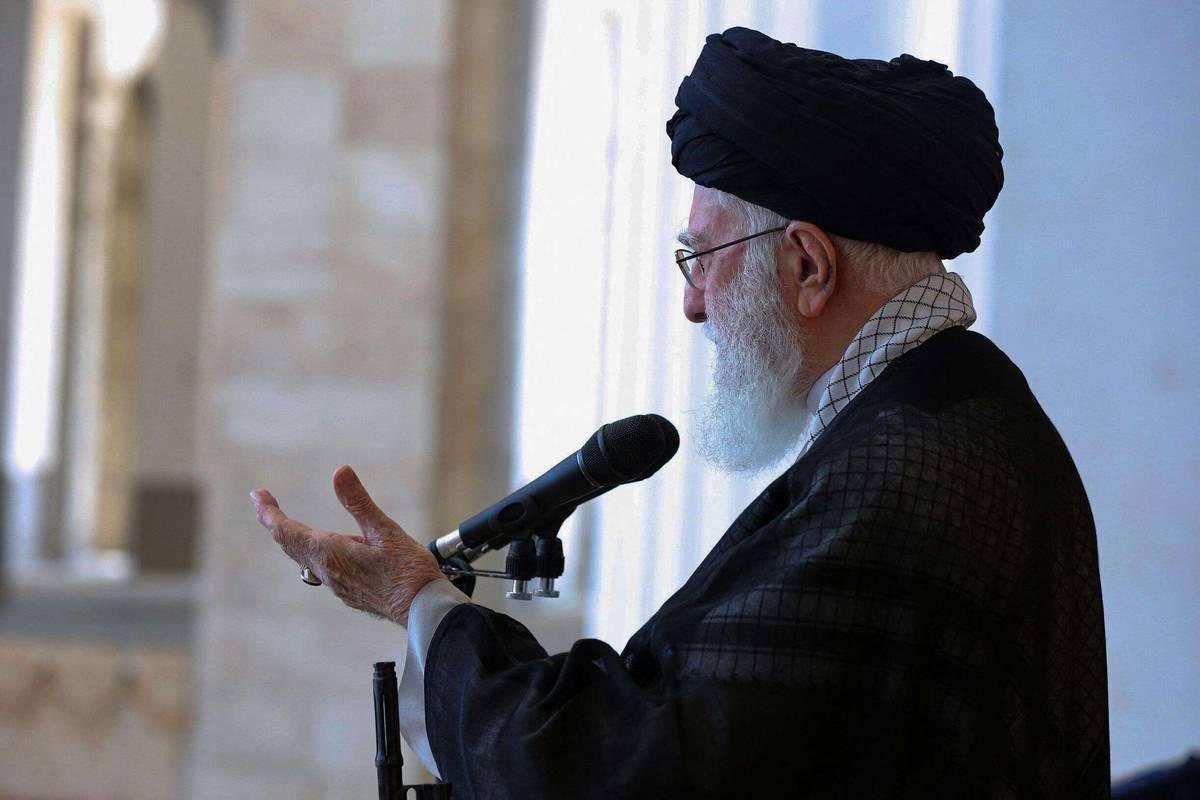 المرشد الأعلى علي خامنئي