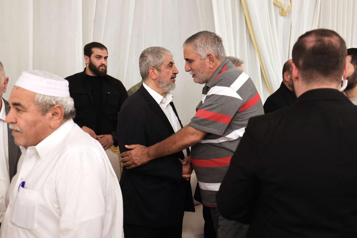 خالد مشعل يبدو من بين المرشحين بقوة لخلافة السنوار 