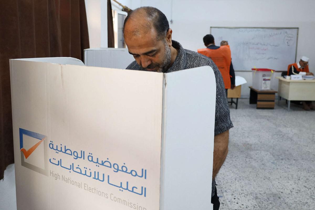 الليبيون يعودون إلى صناديق الاقتراع بعد عقد من الزمن