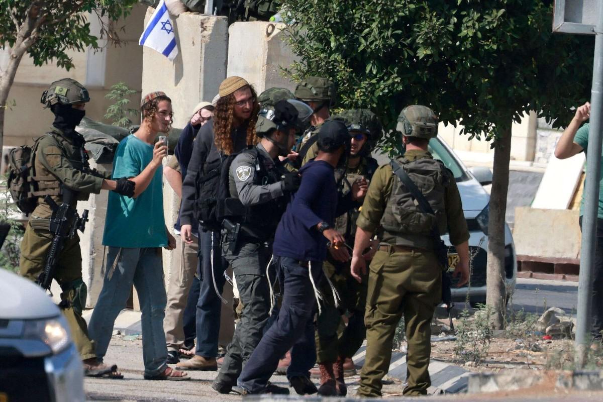 قرار كاتس بوقف الاعتقالات الادارية بحق المستوطنين المتطرفين ينذر بموجة عنف في الضفة الغربية
