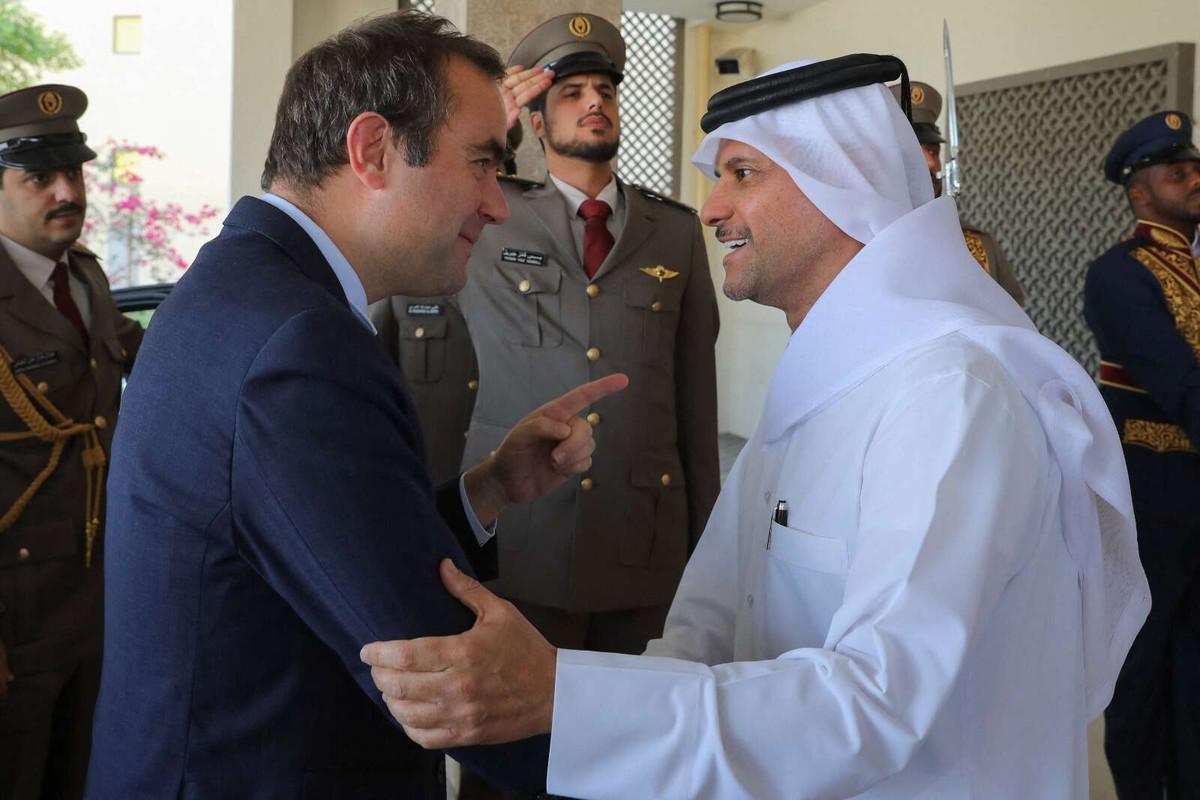وزير الجيوش الفرنسي يناقش مع نظرائه في الخليج سبل وقف الحرب على لبنان  