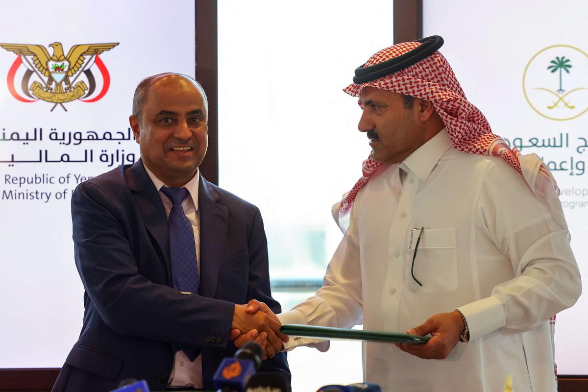 المملكة أعلنت عن العديد من المبادرات لتحسين أوضاع اليمنيين   