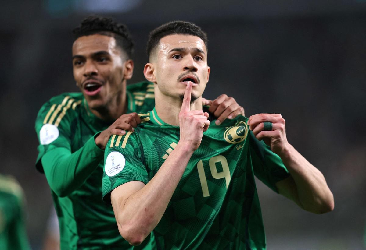 ثنائية عبدالله الحمدان في شباك منتخب العراق حسمت المباراة 