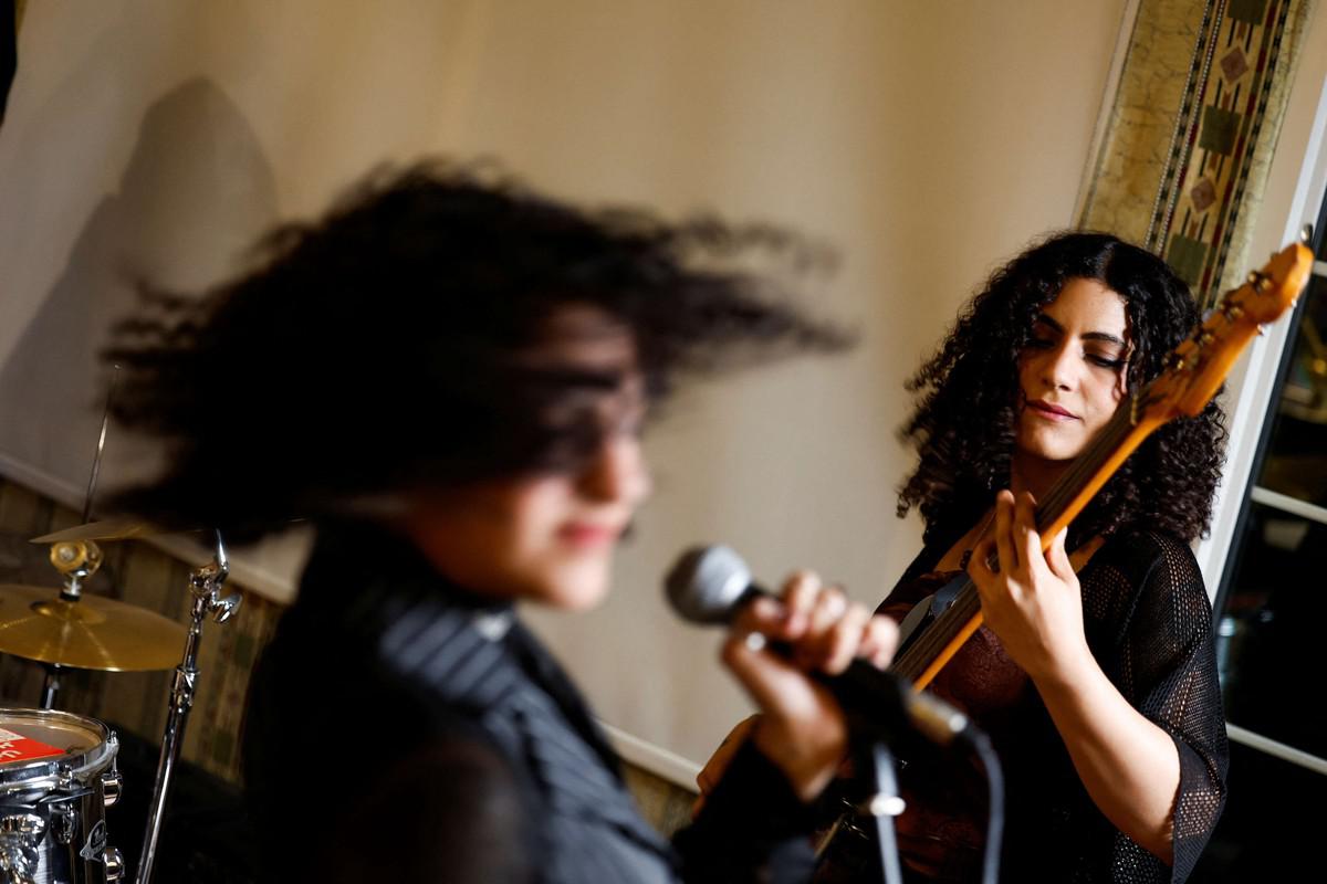 فرقة 'سيرة' النسائية