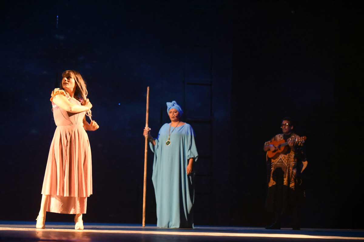 'عطيل وبعد'
