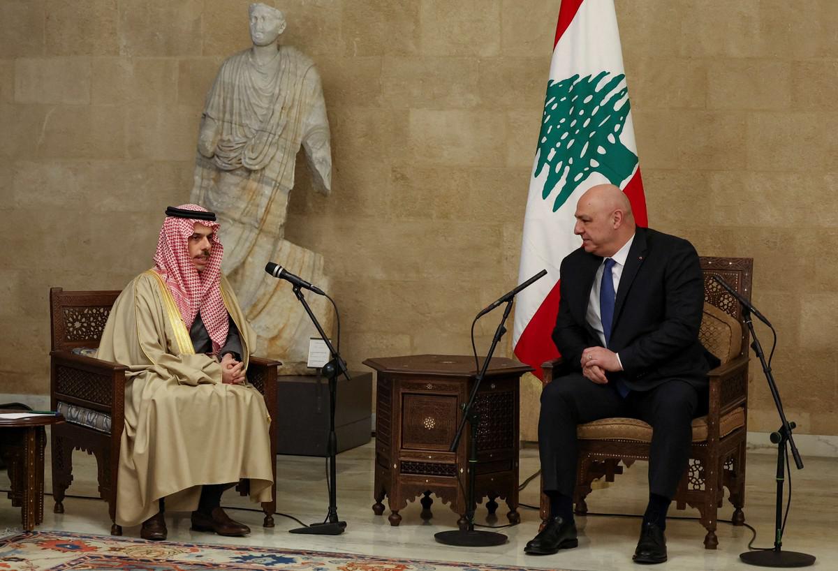 السعودية تستعيد زمام المبادرة في لبنان 