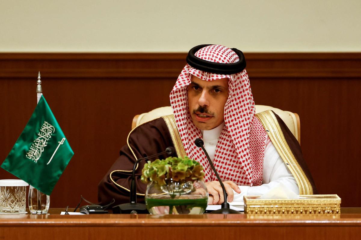 الرياض تلقي بثقلها الإقليمي لتصفير مشاكل لبنان 